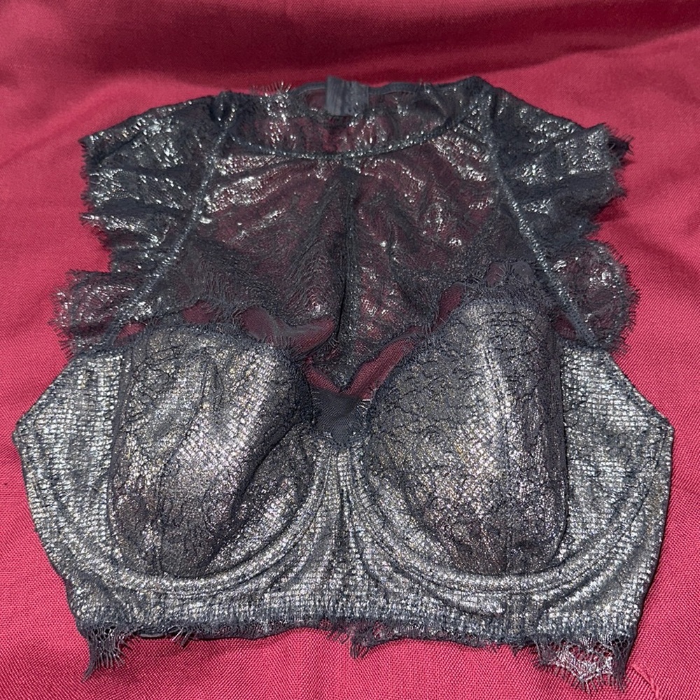 Preloved Victoria's Secret Halterneck Bra Crop Top 34D Dream Angels. Like New.
